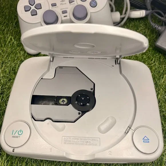 Sony PS One Playstation 1 - with controller and cables - Super Great - Picture 3 of 8